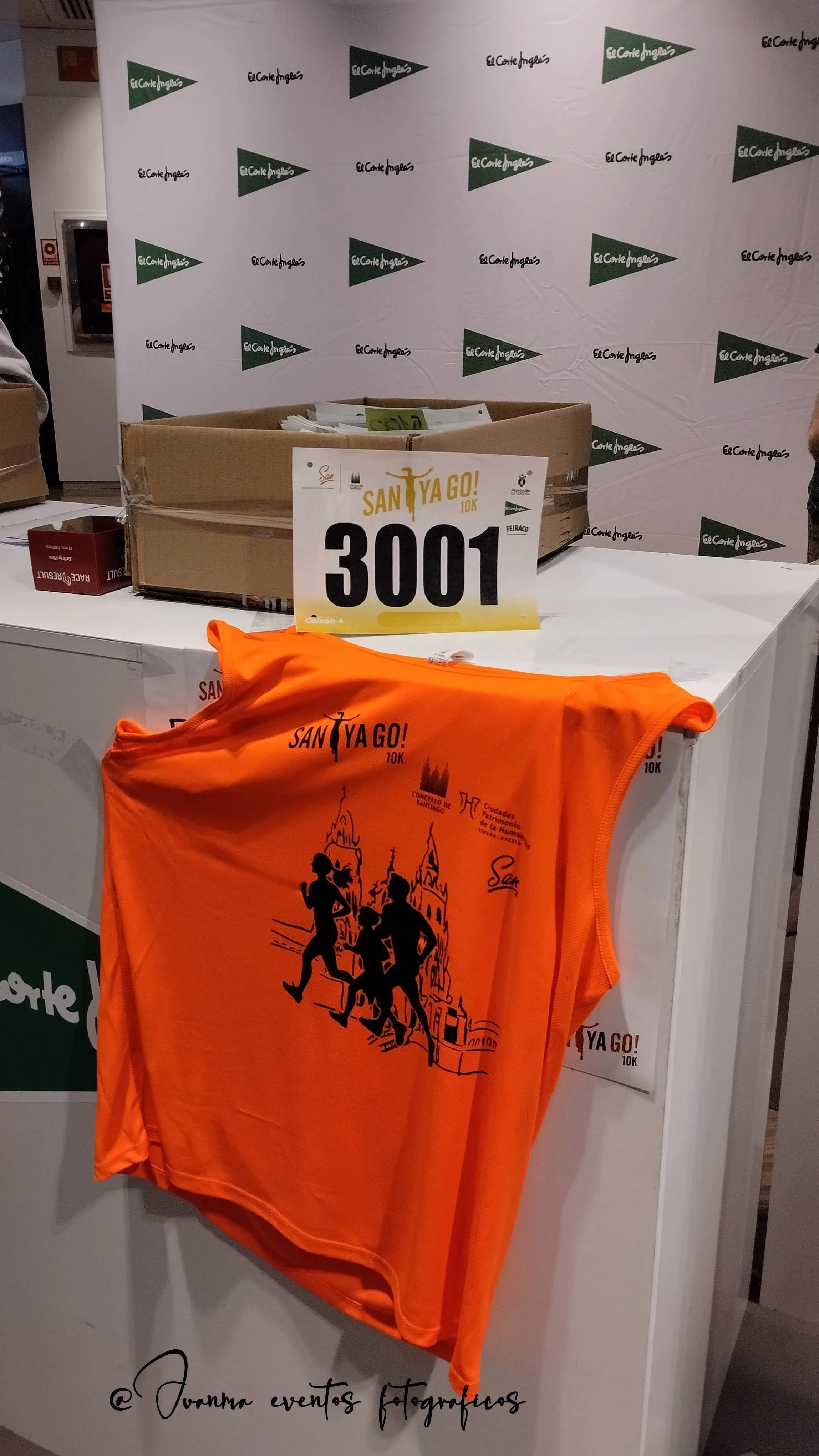 Runner bag with bib and t-shirt